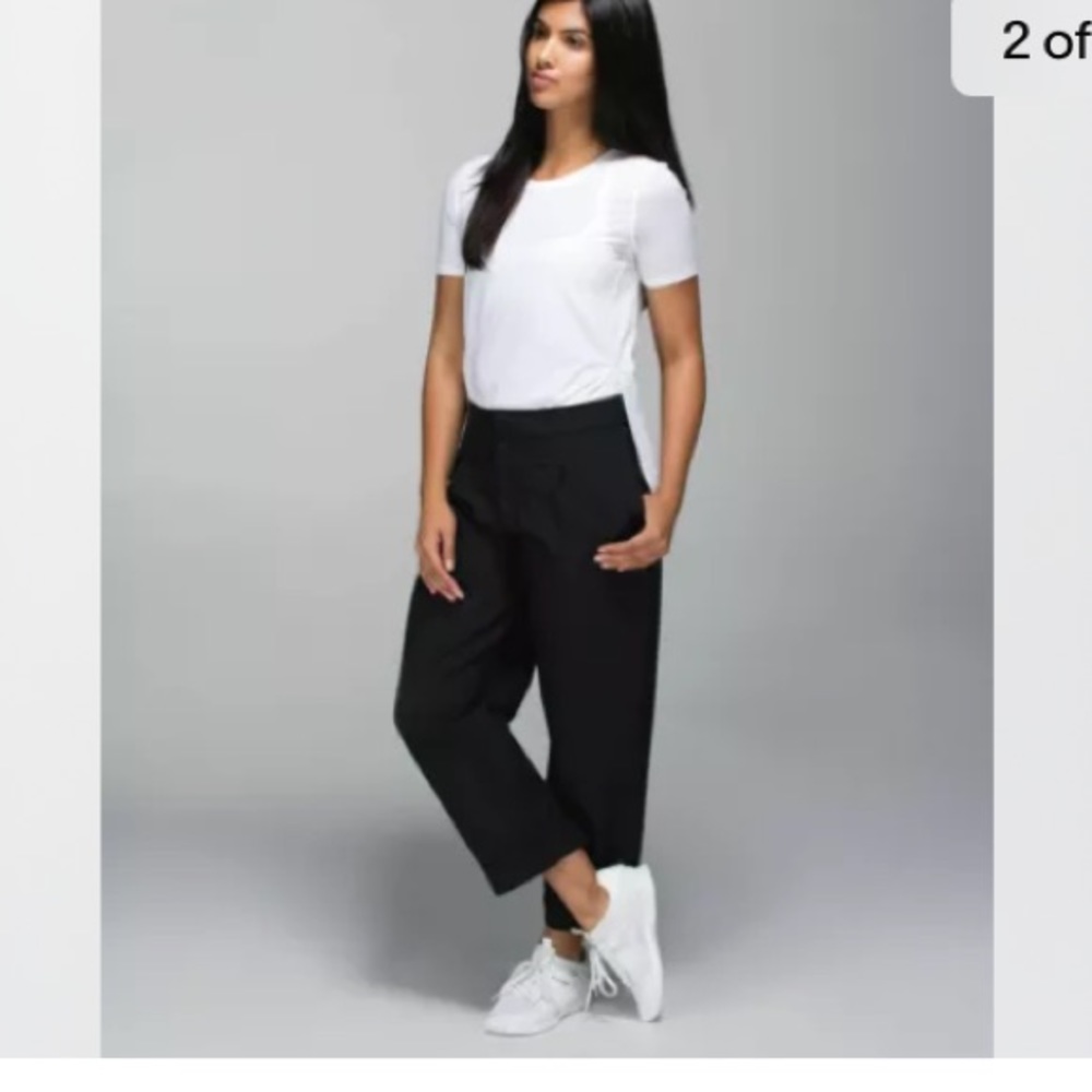 Lululemon Wunder Wide leg pants size 8 black